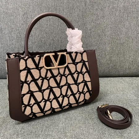 ヴァレンティノ ハンドバッグ