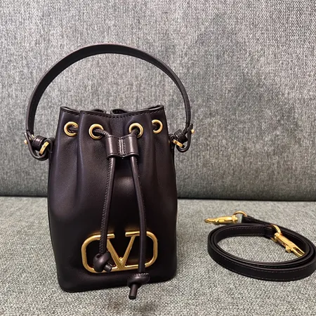 ヴァレンティノ ハンドバッグ