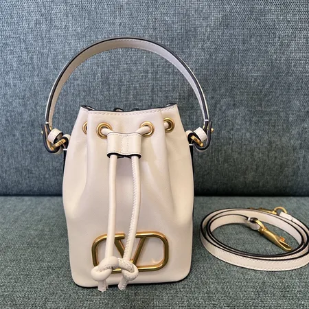 ヴァレンティノ ハンドバッグ