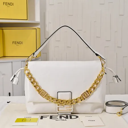 フェンディ ハンドバッグ