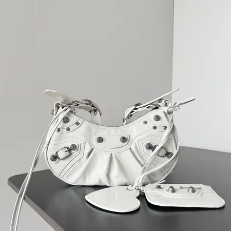 イブサンローラン ショルダーバッグ