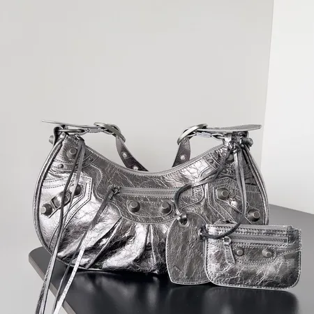 イブサンローラン ショルダーバッグ