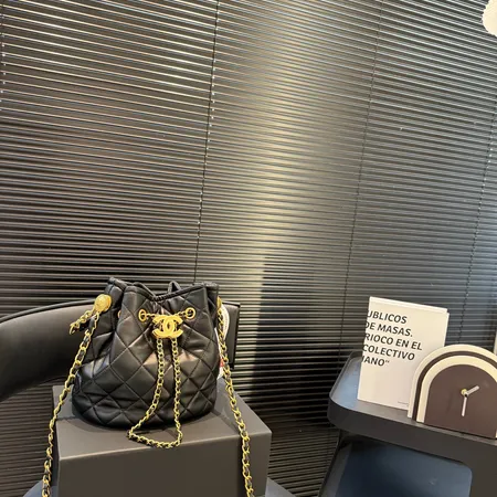 シャネル ショルダーバッグ