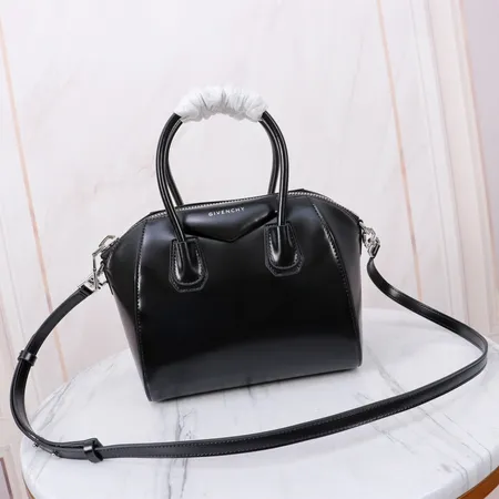 ジバンシィ ハンドバッグ