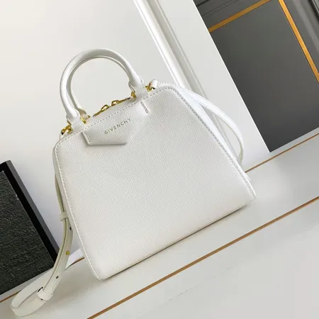 ジバンシィ ハンドバッグ