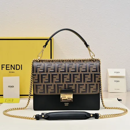 フェンディ ショルダーバッグ