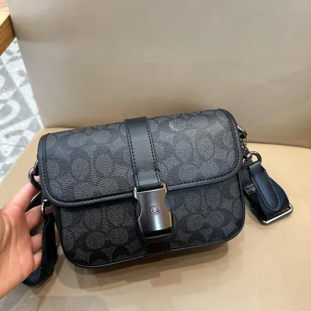 コーチ ショルダーバッグ