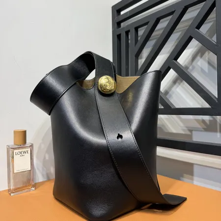 ロエベ ショルダーバッグ