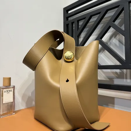 ロエベ ショルダーバッグ