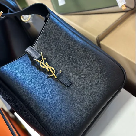 イブサンローラン ハンドバッグ