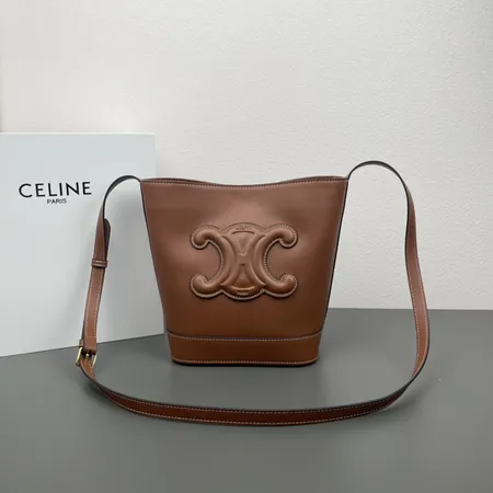 セリーヌ ショルダーバッグ