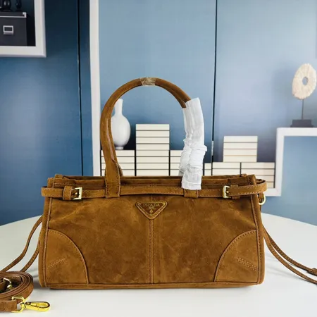 プラダ ハンドバッグ