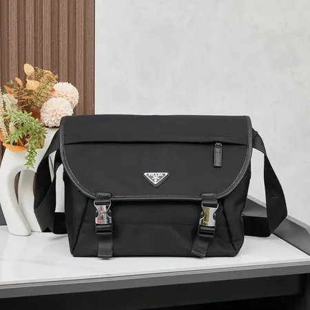 プラダ ショルダーバッグ