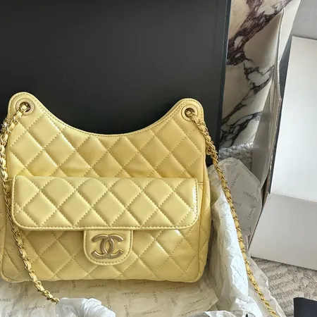 シャネル ショルダーバッグ