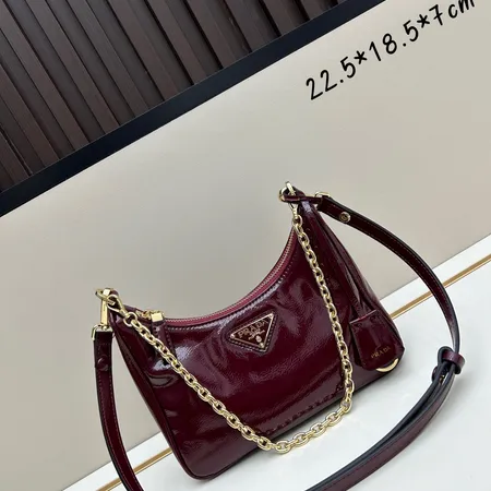 プラダ ショルダーバッグ