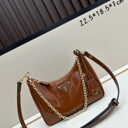 プラダ ショルダーバッグ