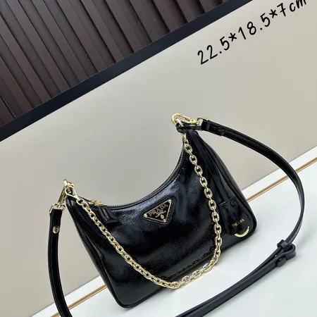 プラダ ショルダーバッグ