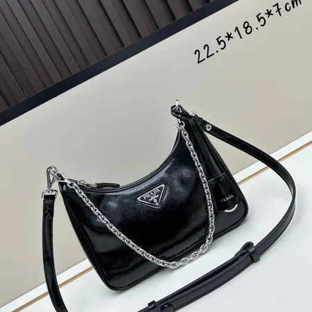 プラダ ショルダーバッグ