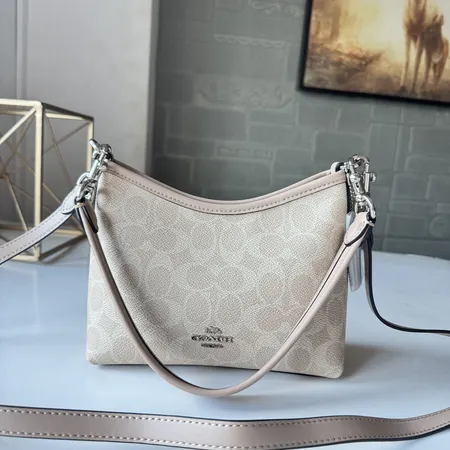 コーチ ショルダーバッグ