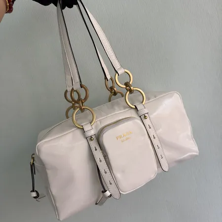 プラダ ハンドバッグ