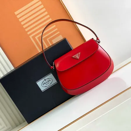 プラダ ハンドバッグ