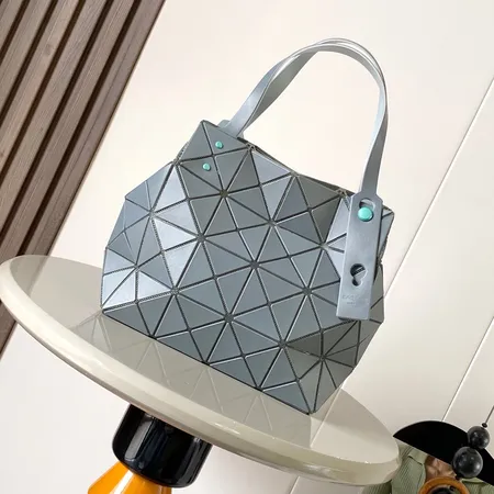 イッセイ ミヤケ ハンドバッグ