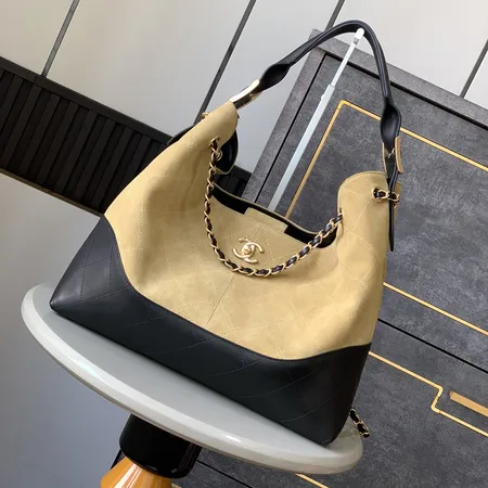 シャネル ショルダーバッグ