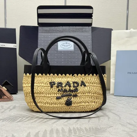 プラダ ハンドバッグ