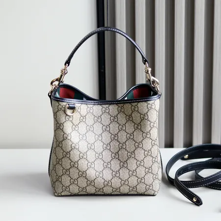 グッチ ショルダーバッグ