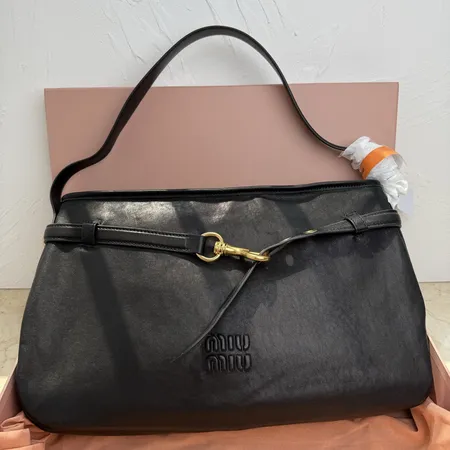 ミュウミュウ ショルダーバッグ