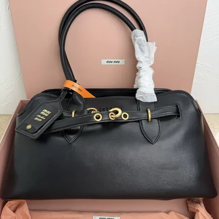 ミュウミュウ ショルダーバッグ