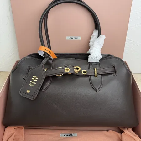 フェラガモ ショルダーバッグ