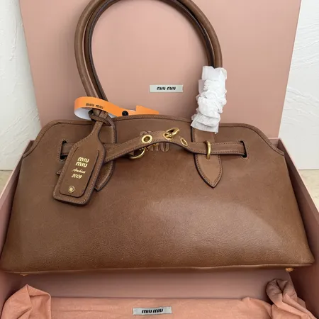 ミュウミュウ ショルダーバッグ