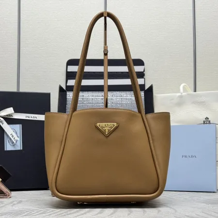 プラダ ハンドバッグ
