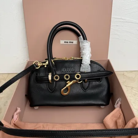 ミュウミュウ ハンドバッグ