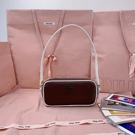 ミュウミュウ ハンドバッグ