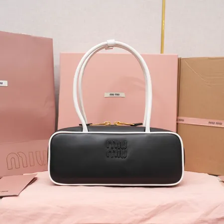 ミュウミュウ ハンドバッグ