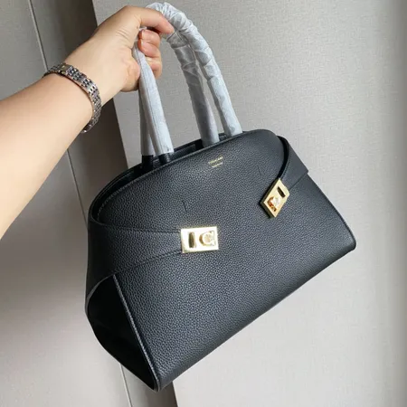 フェラガモ ハンドバッグ