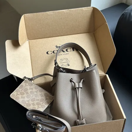 コーチ ハンドバッグ