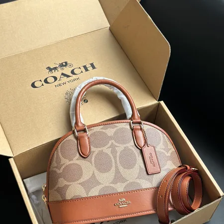 コーチ ハンドバッグ