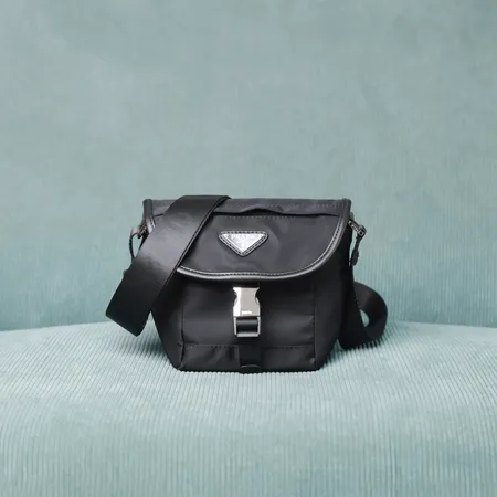 プラダ ショルダーバッグ