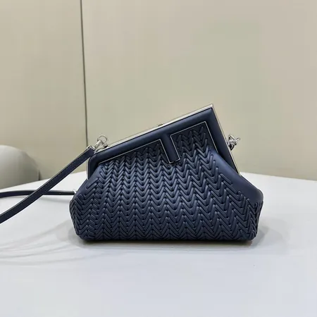 エムシーエム ショルダーバッグ