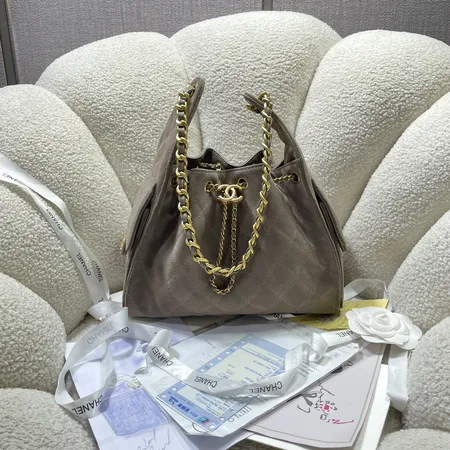 シャネル ショルダーバッグ