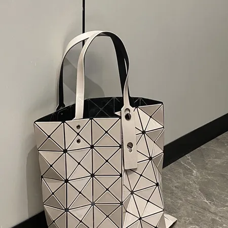 イッセイ ミヤケ ハンドバッグ