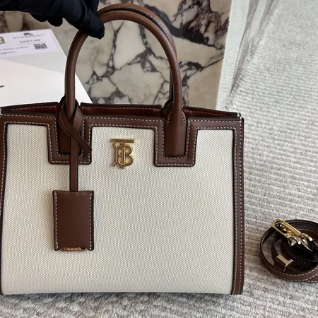 バーバリー ス ハンドバッグ