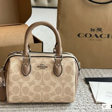 コーチ ハンドバッグ