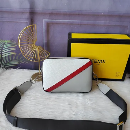 エムシーエム ショルダーバッグ