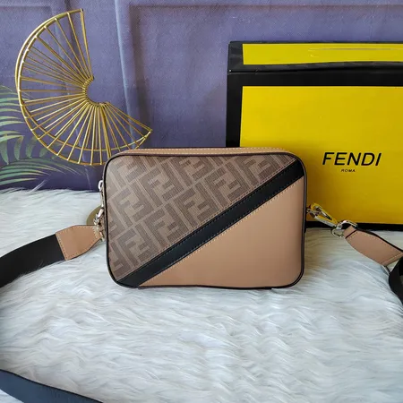 エムシーエム ショルダーバッグ