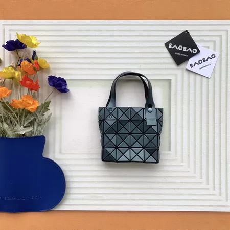 イッセイ ミヤケ ハンドバッグ