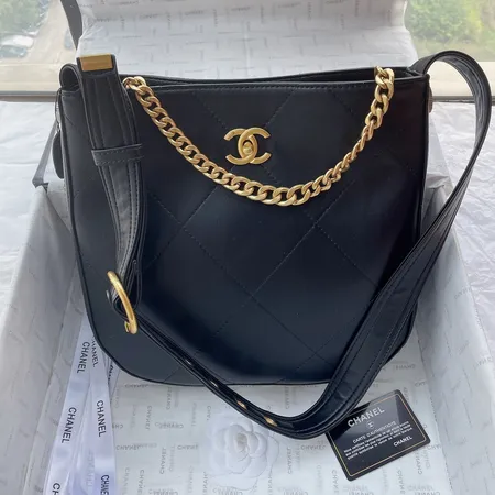 シャネル ショルダーバッグ